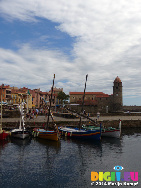 FZ007546 Traditional Catalan boats in Collioure harbour